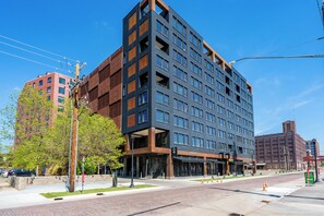 Exterior - Sable 401 - Studio (Minneapolis)