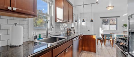 House (3 Bedrooms) | Private kitchen | Microwave, oven, stovetop, dishwasher