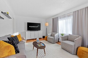 House (3 Bedrooms) | Property amenity
