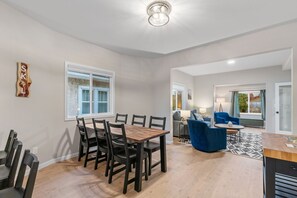 Casa (3 Bedrooms) | Servicio de la propiedad