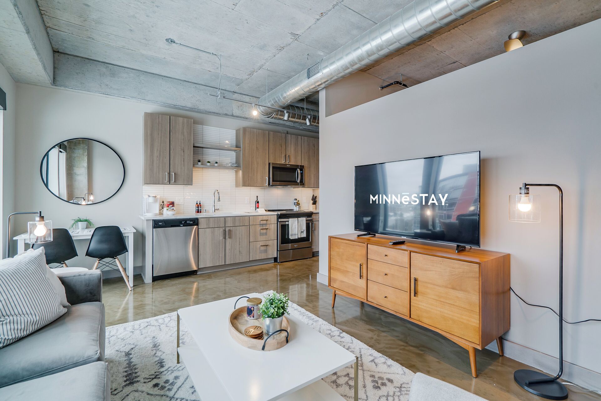 Căn hộ (1 Bedroom) | Phòng khách | TV 