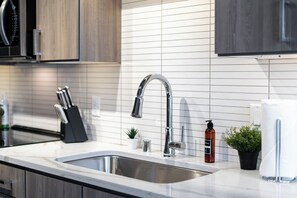Apartment (0 Bedroom) | Private kitchen