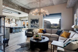 Apartment (1 Bedroom) | Living room | TV