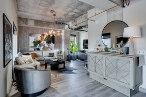 Apartment (1 Bedroom) | Living room | TV