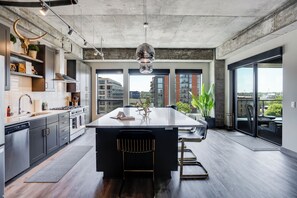 Departamento (1 Bedroom) | Cocina privada | Microondas, horno, parrilla de estufa y lavavajillas