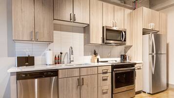 Appartement (0 Bedroom) | Cuisine privée | Micro-ondes, four, moulin à café