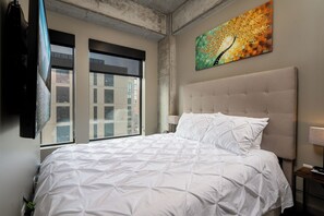 公寓 (0 Bedroom) | 手提電腦工作空間、床單