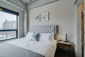 Apartment (1 Bedroom) | 1 bedroom, laptop workspace, bed sheets
