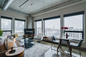 Departamento (1 Bedroom) | Sala de estar | Televisión