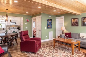 House (2 Bedrooms) | Front of property - Water's Edge Retreat (Waverly)