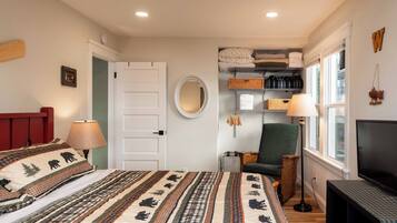 House (2 Bedrooms) | 2 bedrooms, laptop workspace, bed sheets