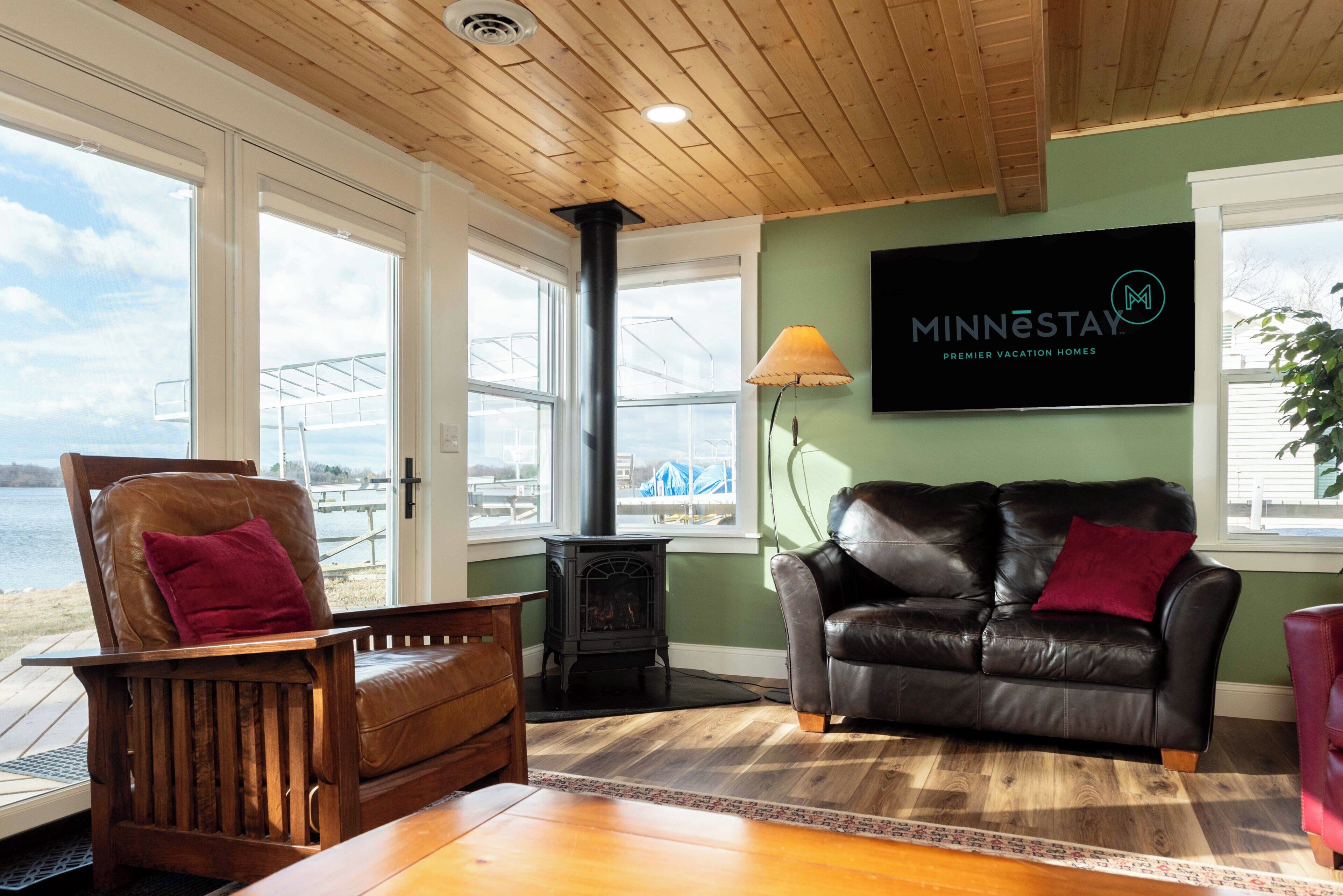 House (2 Bedrooms) | Living area | TV, fireplace