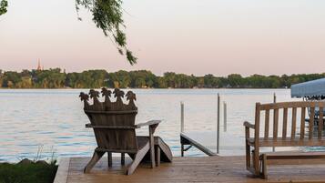 House (2 Bedrooms) | Lake