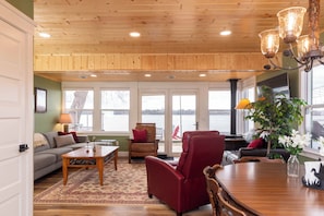 House (2 Bedrooms) | Property amenity - Water's Edge Retreat (Waverly)