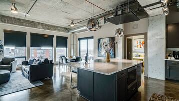 Apartment (2 Bedrooms) | Private kitchen | Microwave, oven, stovetop, dishwasher