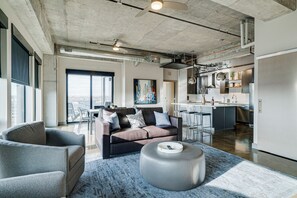 Apartment (2 Bedrooms) | Living room | TV