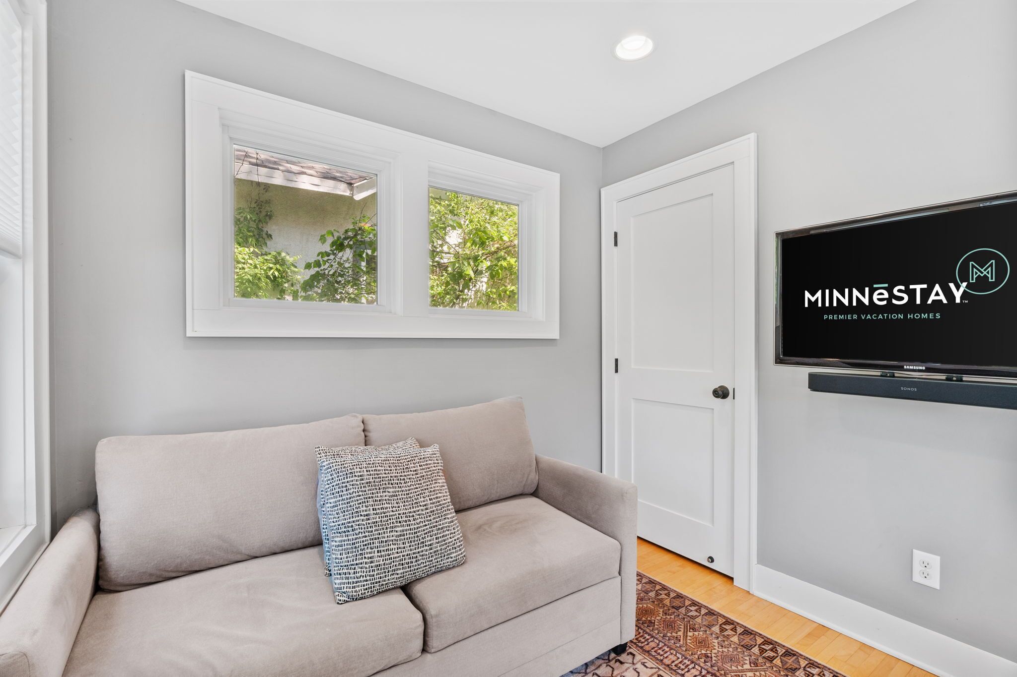 Rumah (3 Bedrooms) | 3 kamar tidur dan ruang kerja ramah laptop