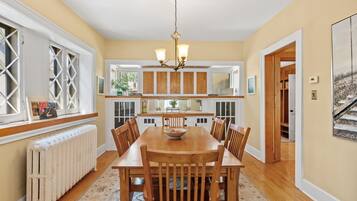 House (3 Bedrooms) | Property amenity