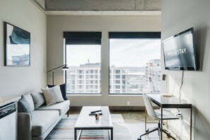 Apartment (0 Bedroom) | Living room - Sable 806 - Alcove (Minneapolis)