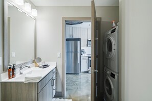 Apartment (0 Bedroom) | Property amenity - Sable 806 - Alcove (Minneapolis)