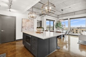 Lägenhet (2 Bedrooms) | Eget kök | Mikrovågsugn, ugn, spishäll och diskmaskin