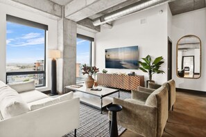 Apartment (2 Bedrooms) | Living room | TV