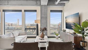 Apartment (2 Bedrooms) | Living room | TV