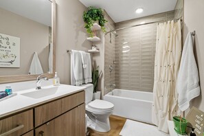 Apartment (1 Bedroom) | Bilik Mandi