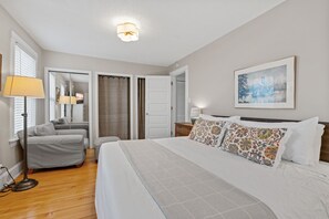 3 bedrooms, laptop workspace, iron/ironing board, bed sheets