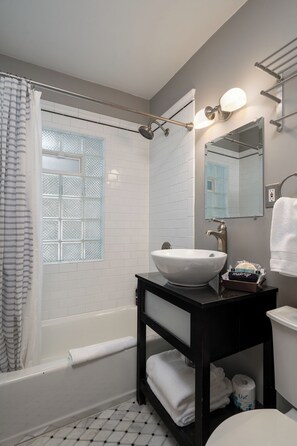 House (4 Bedrooms) | Property amenity - Shoreline Villa (Robbinsdale)