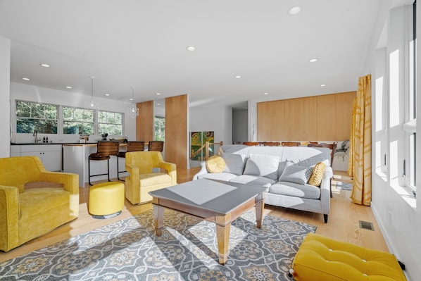 Villa (4 Bedrooms) | Front of property