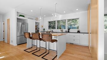 Villa (4 Bedrooms) | Private kitchen | Microwave, oven, stovetop, dishwasher