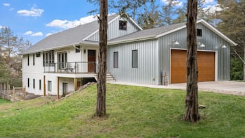 Villa (4 Bedrooms) | Exterior