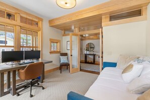 House (5 Bedrooms) | Property amenity