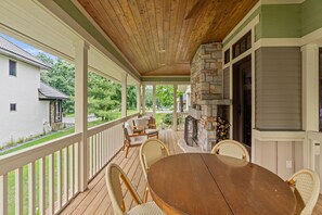House (5 Bedrooms) | Property amenity