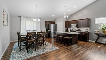House (5 Bedrooms) | Property amenity