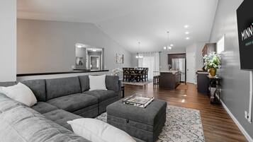 House (5 Bedrooms) | Property amenity