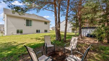 House (5 Bedrooms) | Exterior