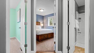 House (5 Bedrooms) | Interior