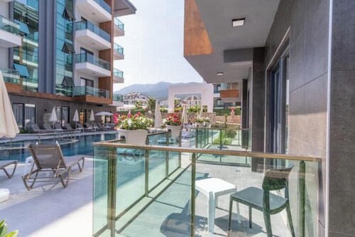 Silence Garden Suite B8