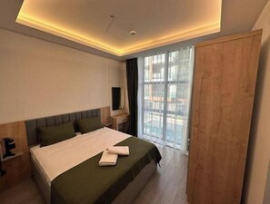WiFi, bed sheets