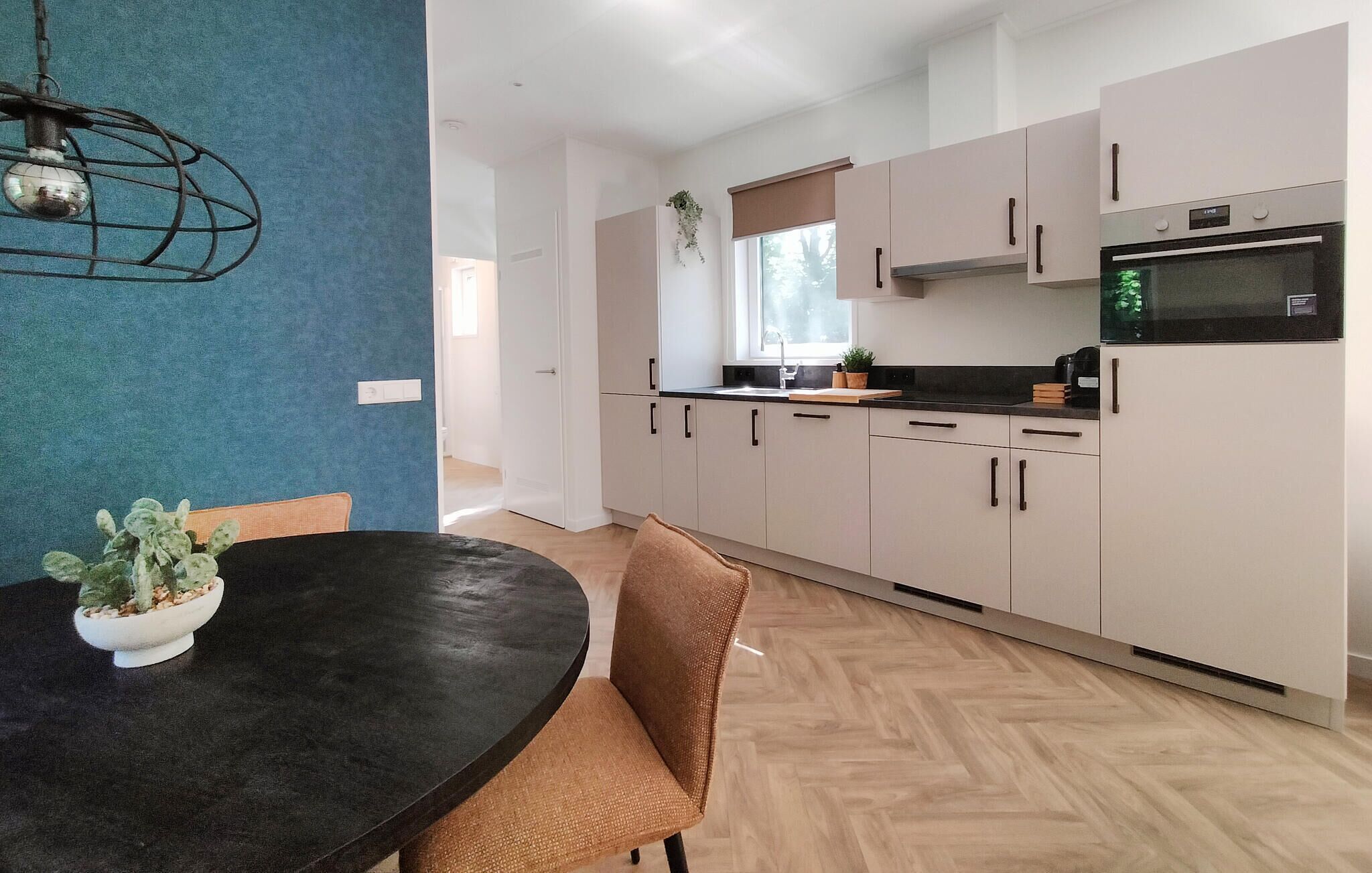 Refrigerador, placa de cocina, lavavajillas, cafetera/tetera