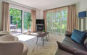 Smart TV - Awesome home in Oosterwolde with WiFi (Oosterwolde)