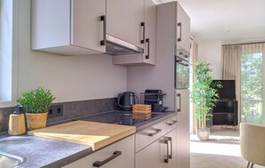 Kühlschrank, Herdplatte, Geschirrspüler