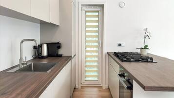 Køleskab, ovn, kogeplade, opvaskemaskine