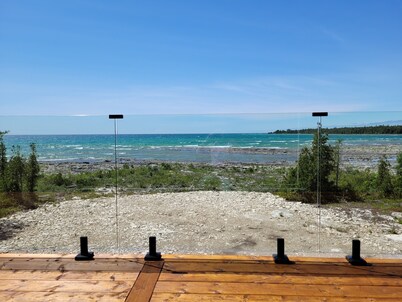 Brand new modern cottage In Tobermory near Singing Sands with game room