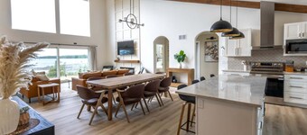 Brand new modern cottage In Tobermory near Singing Sands with game room