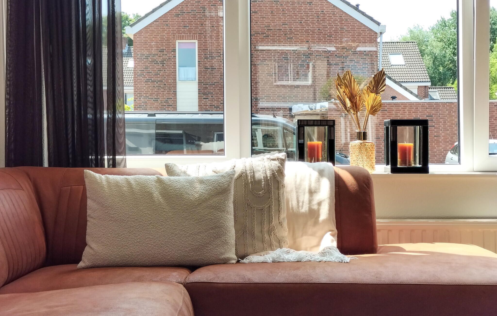 Een smart-tv en een open haard