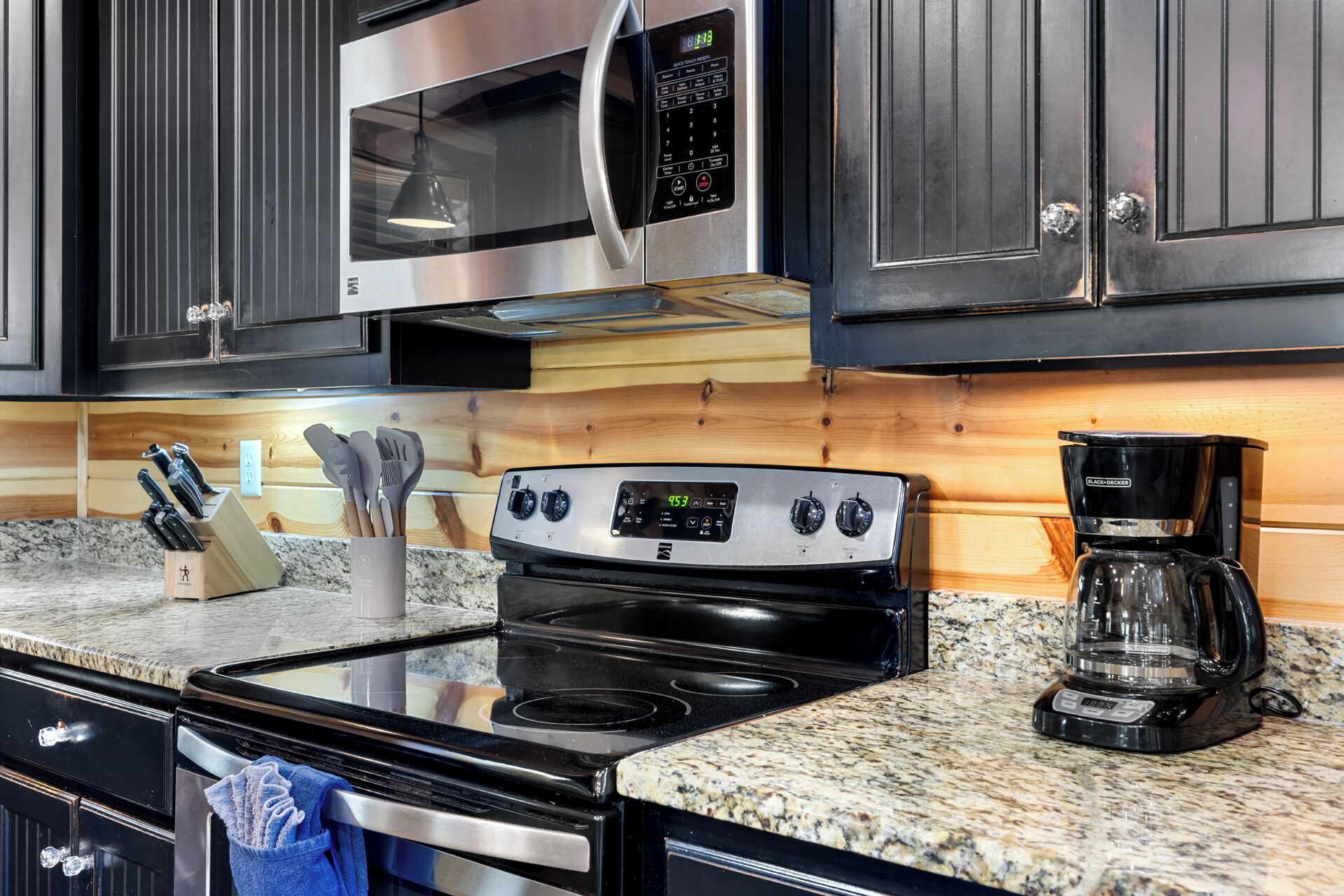 Refrigerador, microondas, parrilla de estufa y lavavajillas 