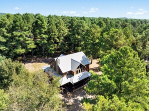 Exterior - Create Unforgettable Family Memories at Life Is Beautiful. Endless Fun, Hot Tub (Broken Bow)